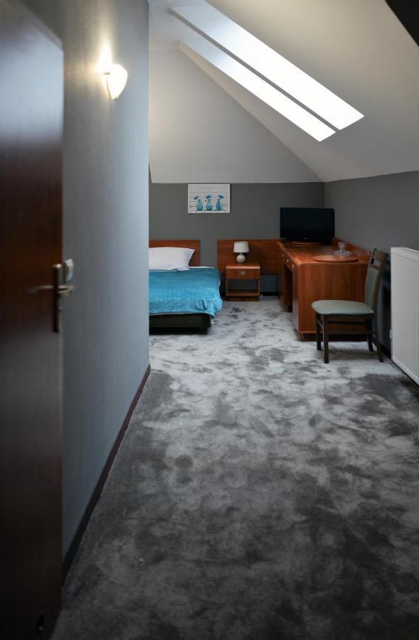 Gosciniec Czarci Mlyn Bed & Breakfast เบงจิน ภายนอก รูปภาพ
