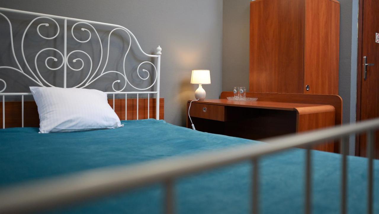Gosciniec Czarci Mlyn Bed & Breakfast เบงจิน ภายนอก รูปภาพ