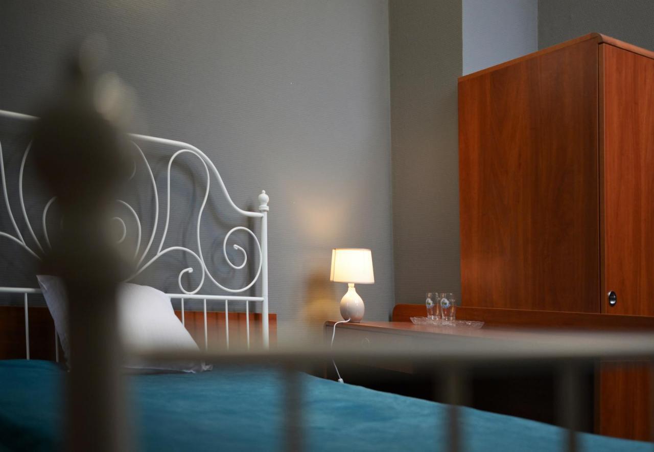 Gosciniec Czarci Mlyn Bed & Breakfast เบงจิน ภายนอก รูปภาพ