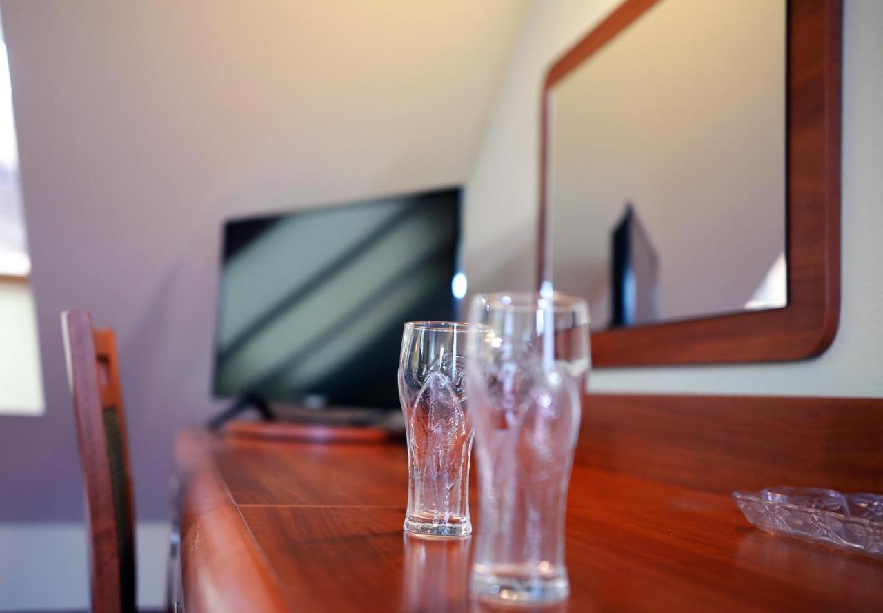 Gosciniec Czarci Mlyn Bed & Breakfast เบงจิน ภายนอก รูปภาพ